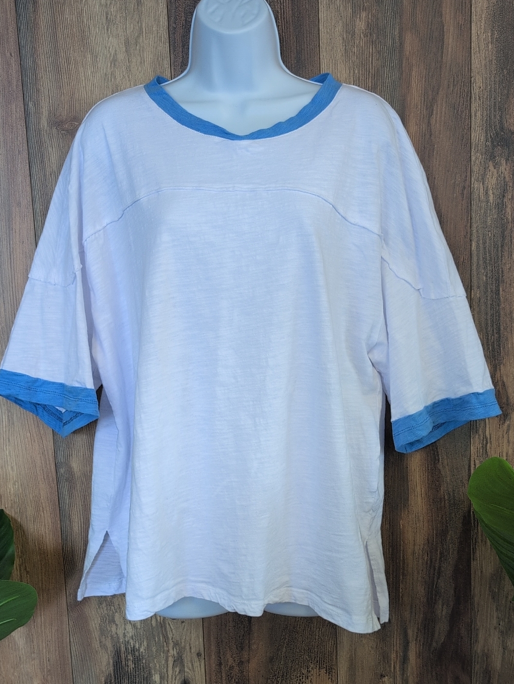 Nenona White Short Sleeve Tee with Blue Trim XL AC168